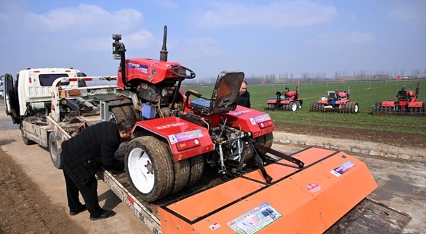 巴媒：中国农业机械驶入全球田间地头